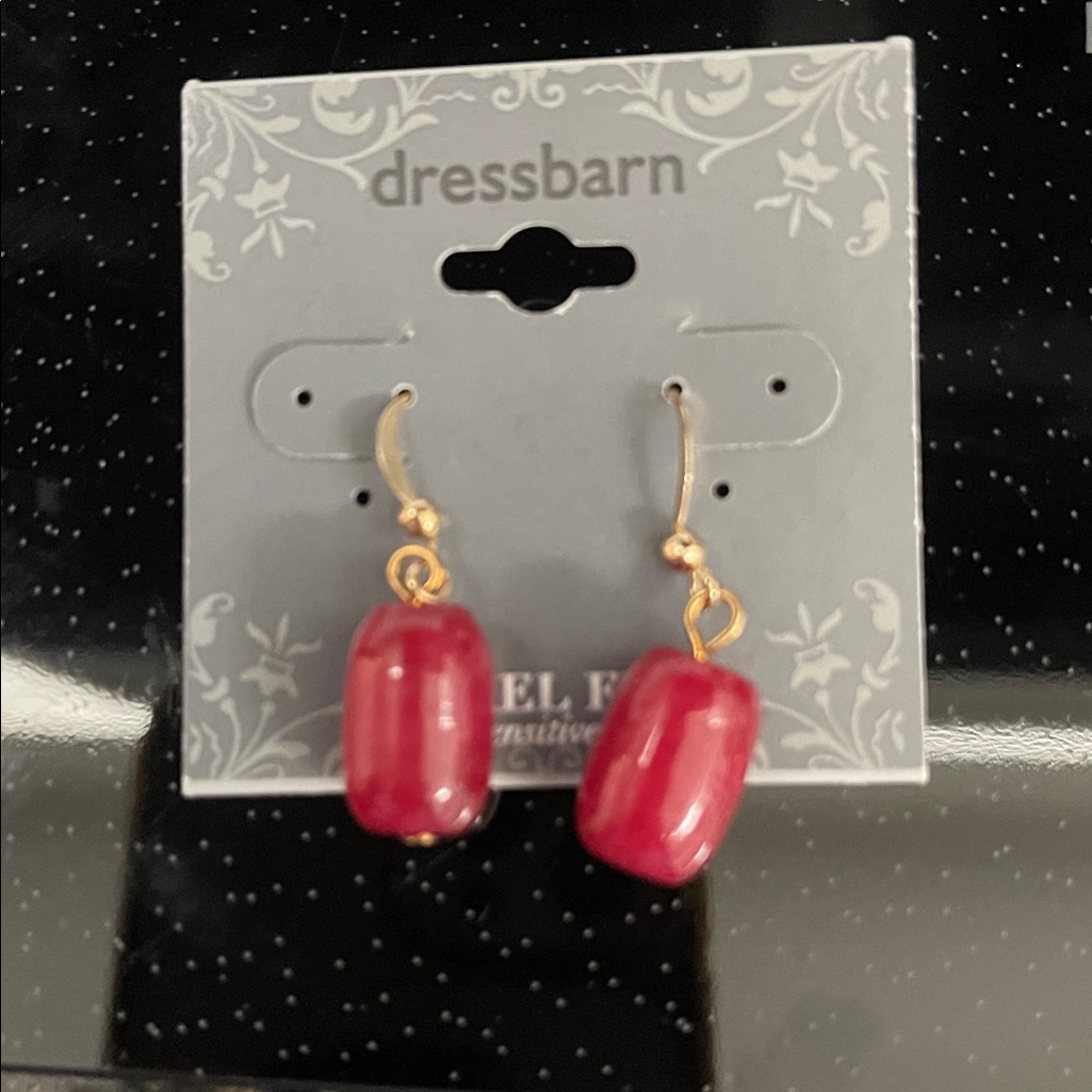 Dressbarn Gold And Rustic Red Earrings 15$